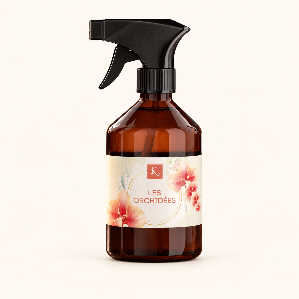 Les Orchidées 500 ml Spray — flacon sur fond crème