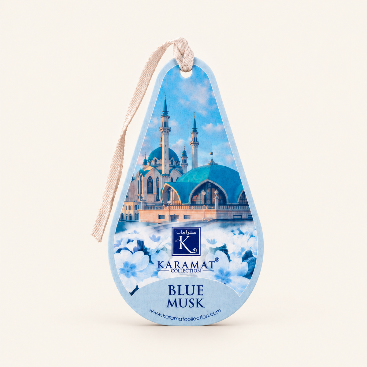 Blue Musk Rafraîchissant pour Voiture — produit sur fond crème