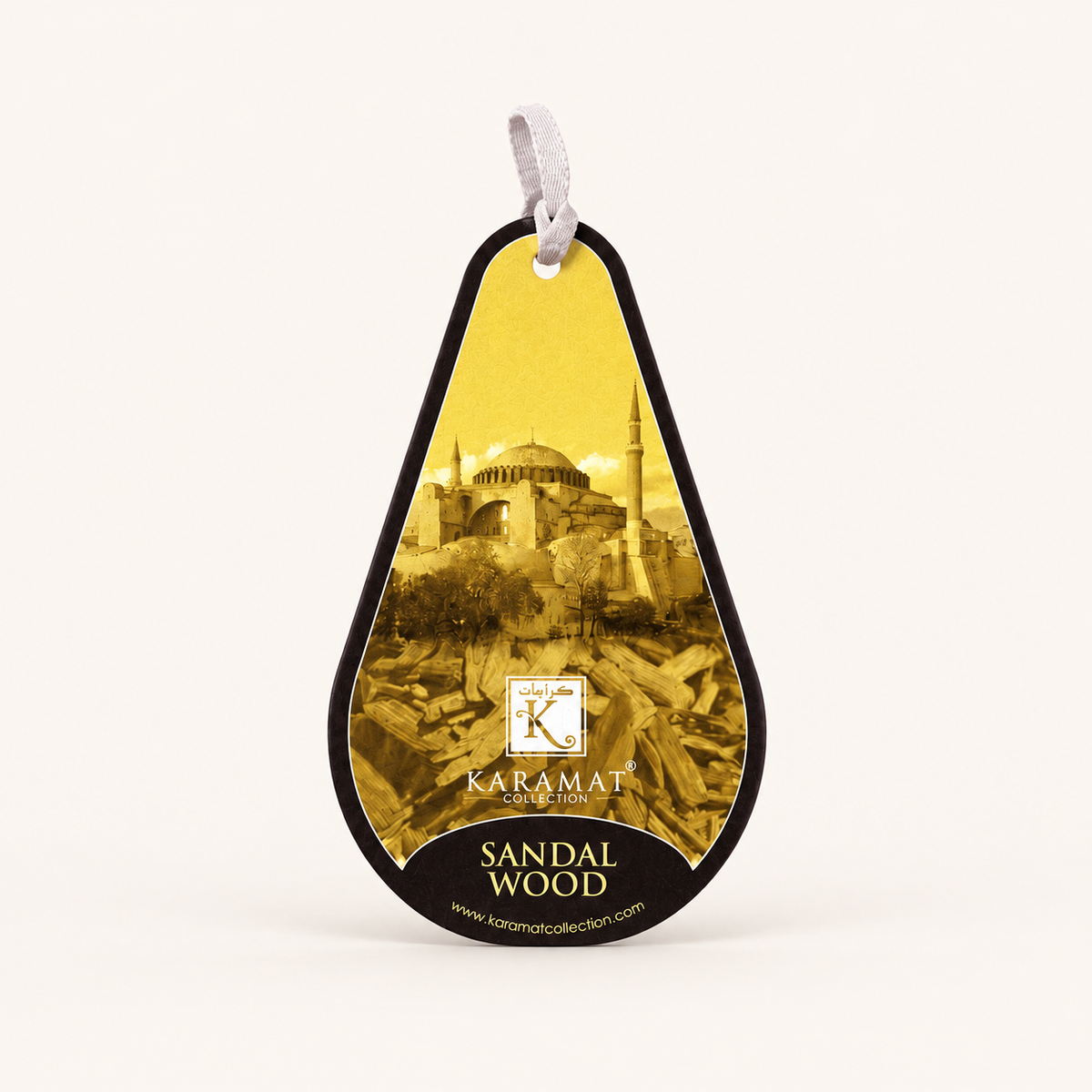 Bois de Santal Exotique pour Voiture — produit sur fond crème